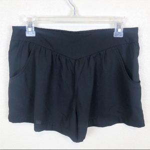 Xhiliration Black Elastic Waist Pocketed High Waisted Shorts - Size Medium